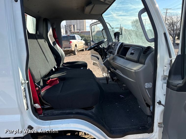 image for item EP2661 2020 Mitsubishi Fuso box truck