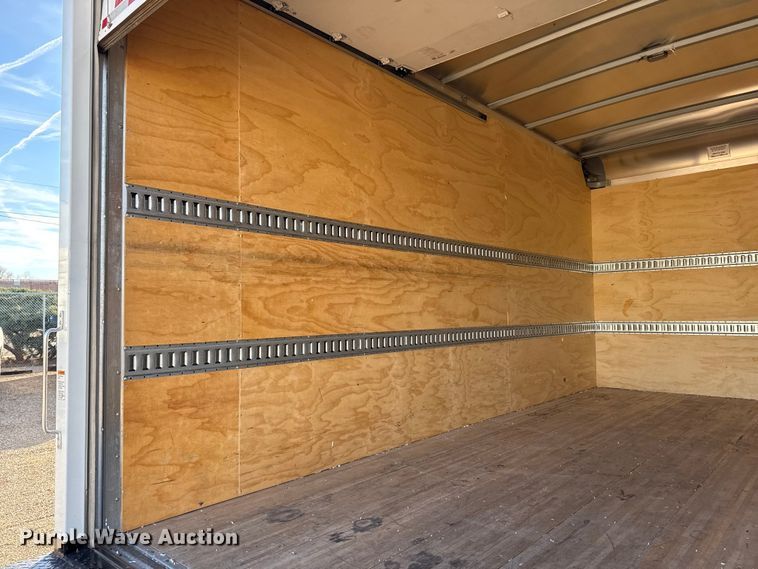 image for item EP2661 2020 Mitsubishi Fuso box truck