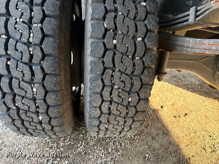 image for item EP2661 2020 Mitsubishi Fuso box truck