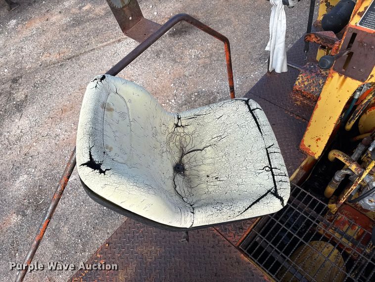 image for item EP2667 Ferguson SR-912 pneumatic roller