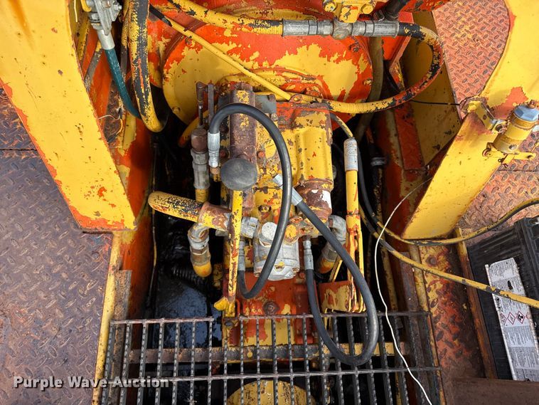 image for item EP2667 Ferguson SR-912 pneumatic roller