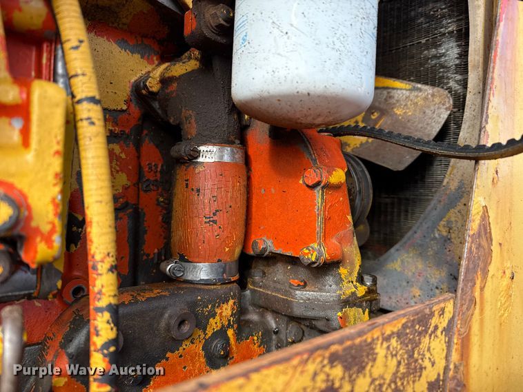 image for item EP2667 Ferguson SR-912 pneumatic roller