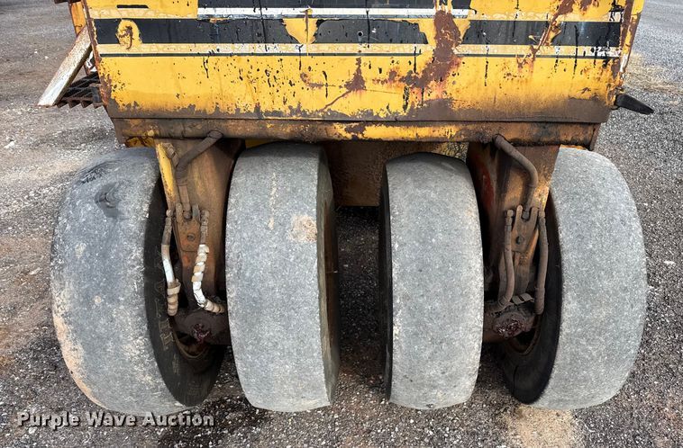 image for item EP2667 Ferguson SR-912 pneumatic roller