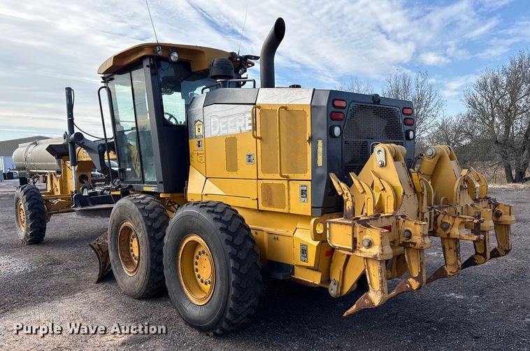 image for item EP2669 2014 John Deere 772G motor grader