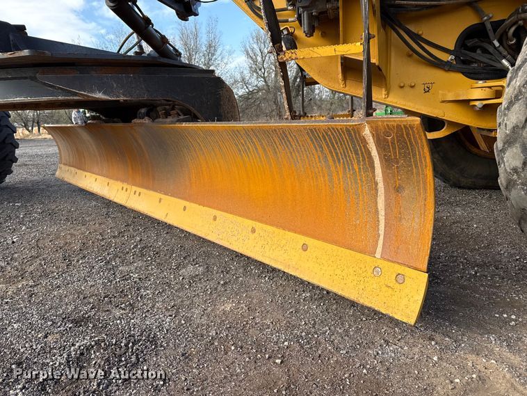 image for item EP2669 2014 John Deere 772G motor grader