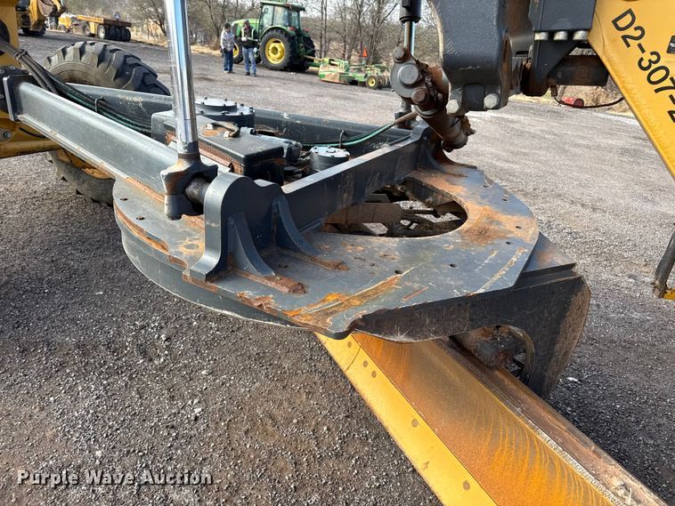 image for item EP2669 2014 John Deere 772G motor grader