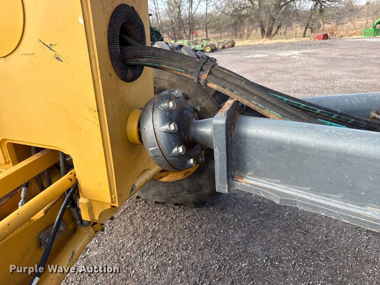 image for item EP2669 2014 John Deere 772G motor grader