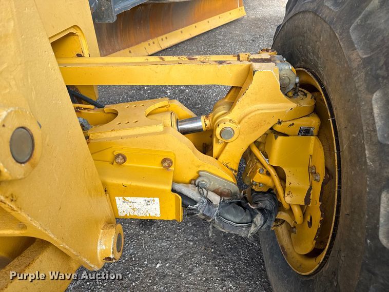 image for item EP2669 2014 John Deere 772G motor grader