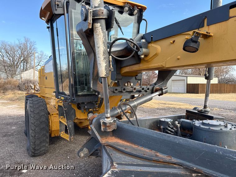 image for item EP2669 2014 John Deere 772G motor grader