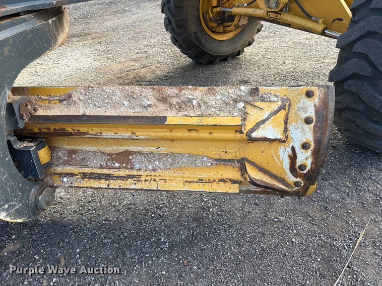 image for item EP2669 2014 John Deere 772G motor grader