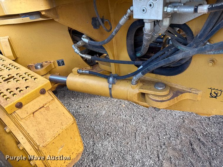 image for item EP2669 2014 John Deere 772G motor grader