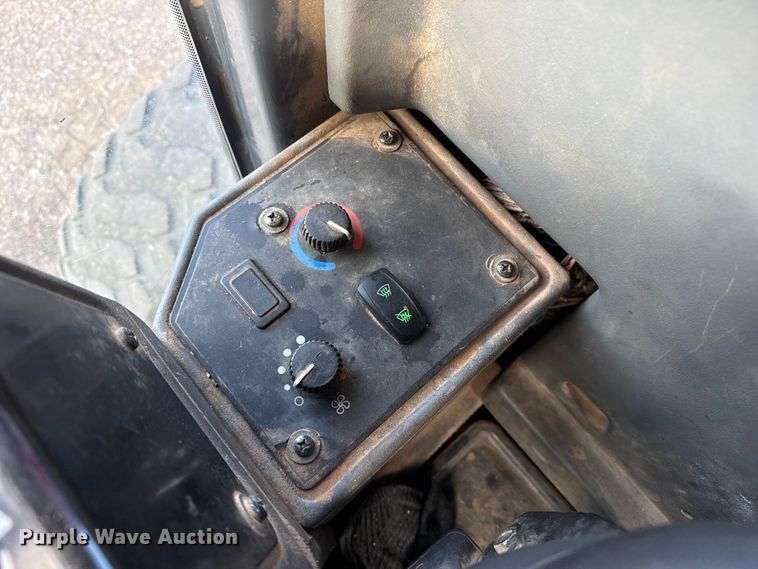 image for item EP2669 2014 John Deere 772G motor grader