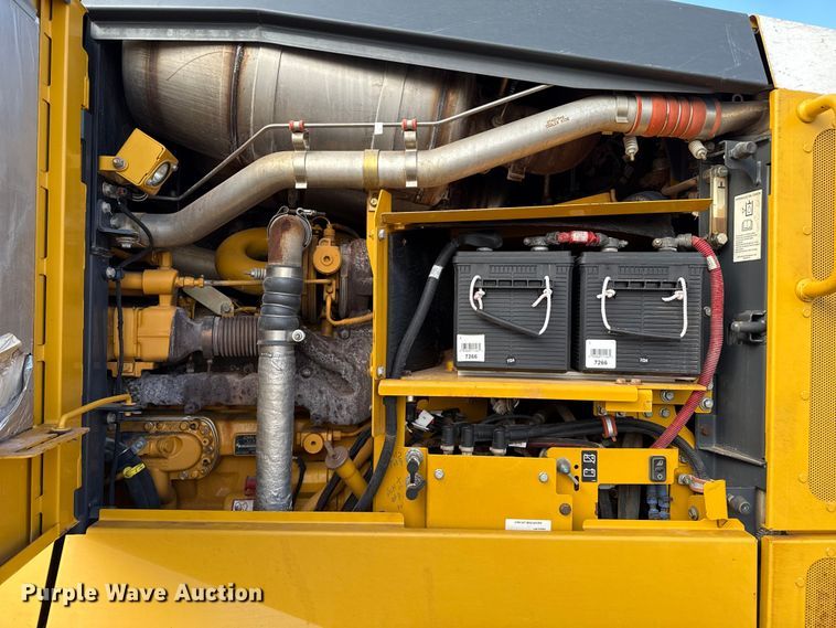 image for item EP2669 2014 John Deere 772G motor grader