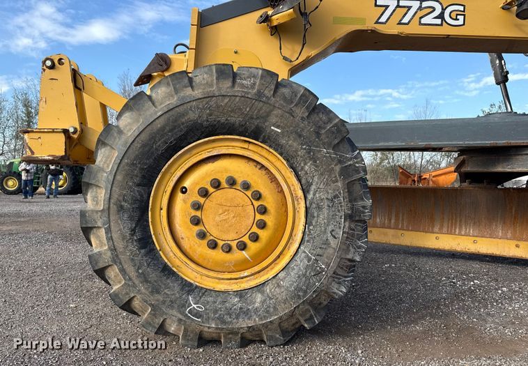 image for item EP2669 2014 John Deere 772G motor grader