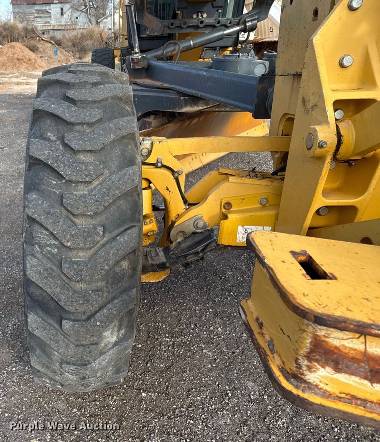 image for item EP2669 2014 John Deere 772G motor grader