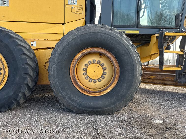 image for item EP2669 2014 John Deere 772G motor grader