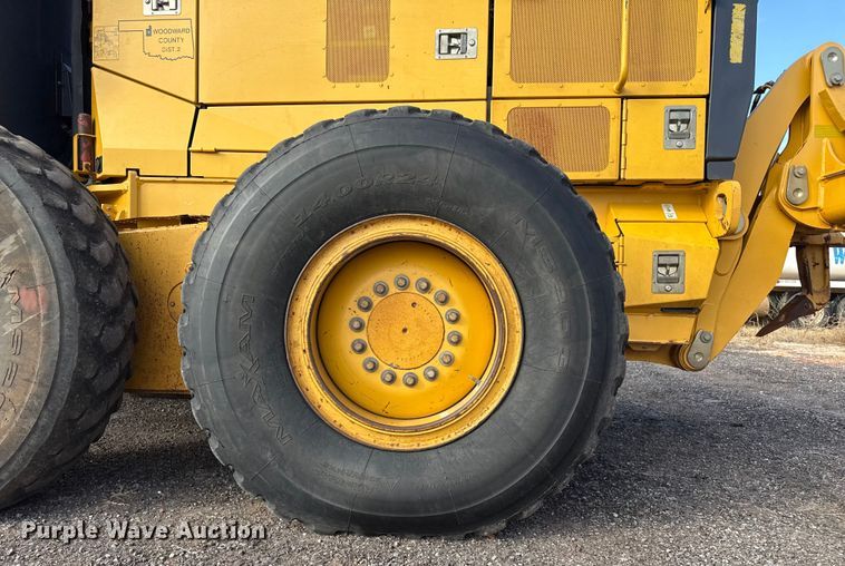 image for item EP2669 2014 John Deere 772G motor grader