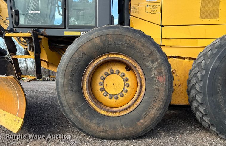 image for item EP2669 2014 John Deere 772G motor grader