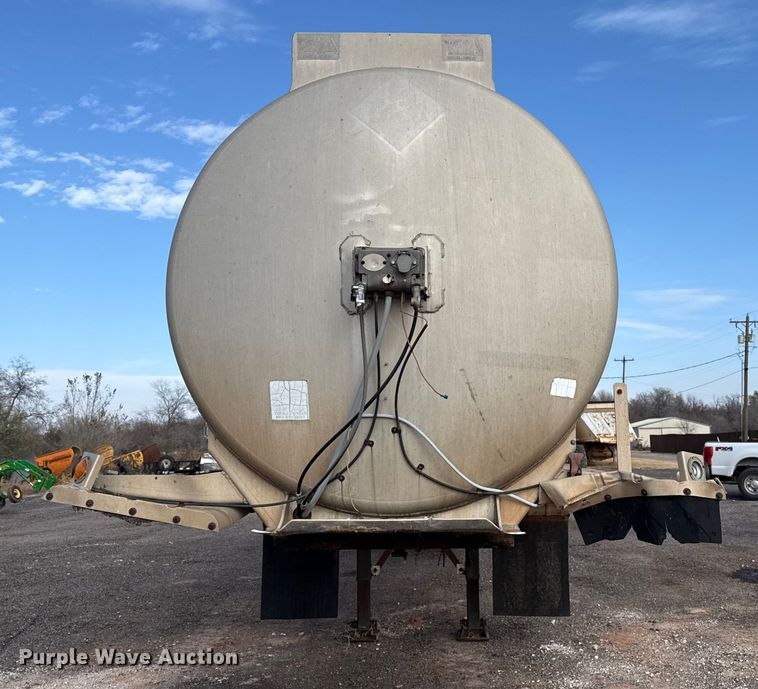 image for item EP2670 1981 VIM tank trailer