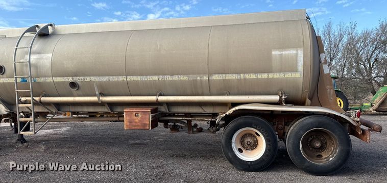 image for item EP2670 1981 VIM tank trailer