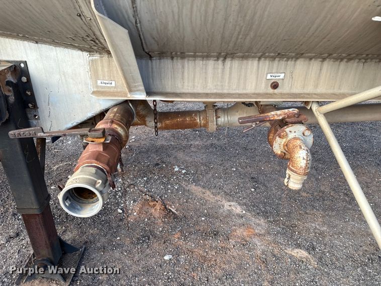 image for item EP2670 1981 VIM tank trailer