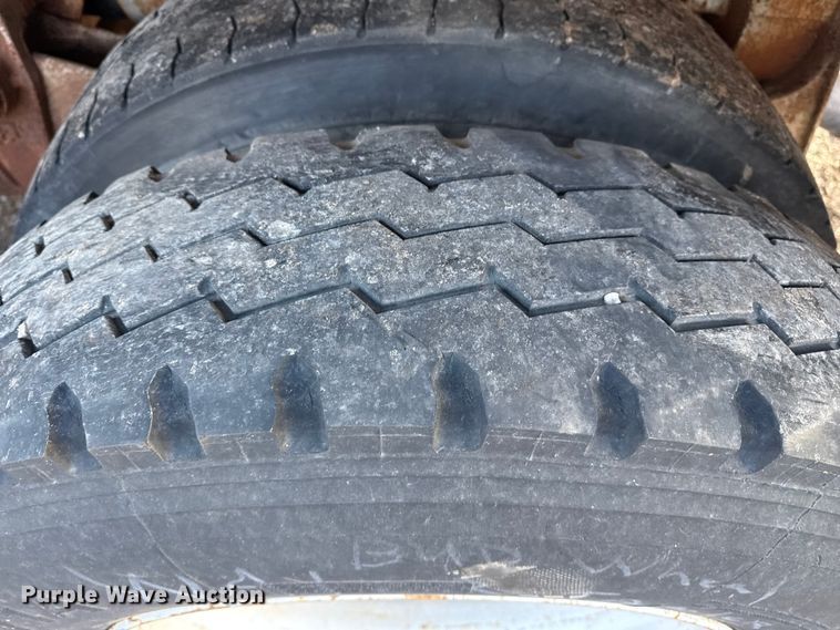 image for item EP2670 1981 VIM tank trailer