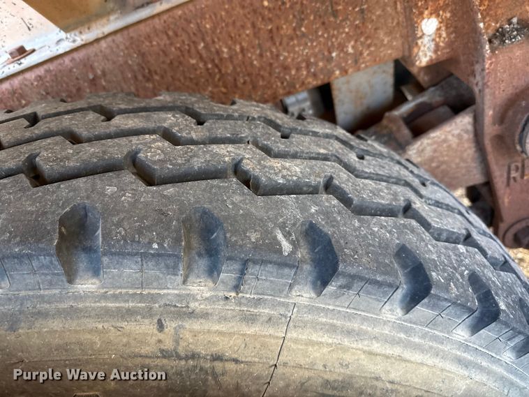 image for item EP2670 1981 VIM tank trailer