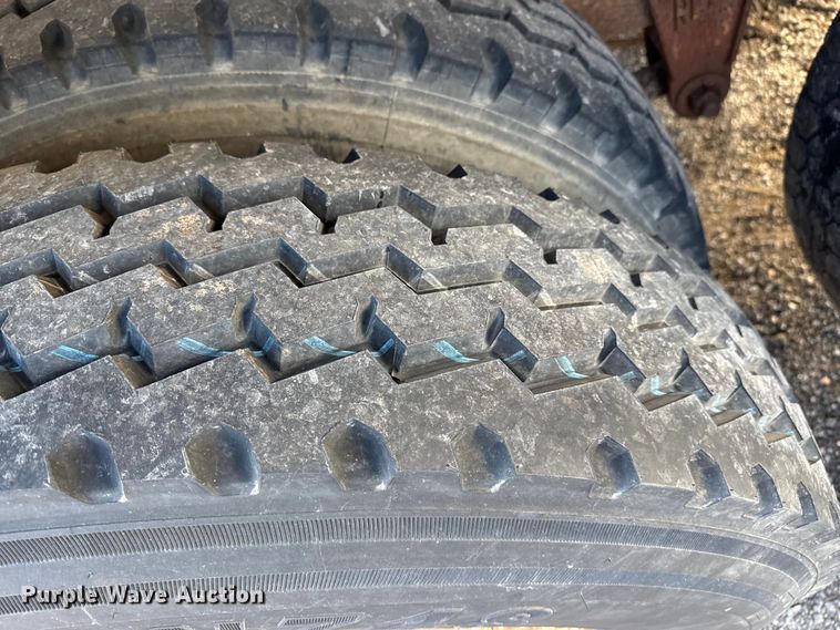 image for item EP2670 1981 VIM tank trailer