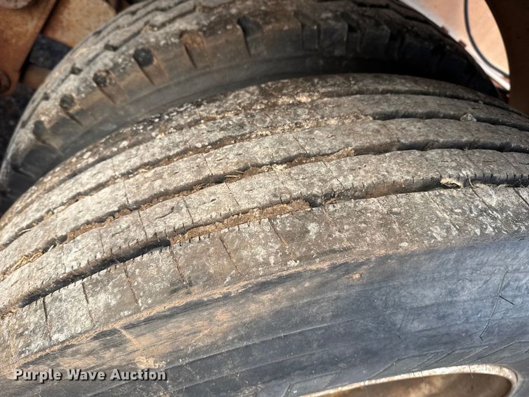 image for item EP2670 1981 VIM tank trailer