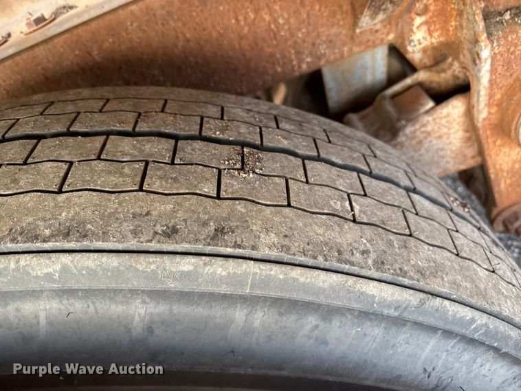 image for item EP2670 1981 VIM tank trailer