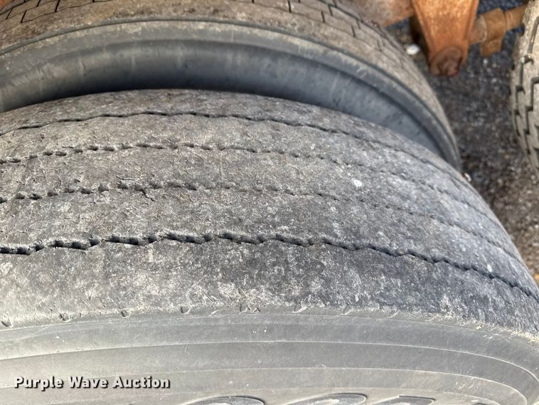 image for item EP2670 1981 VIM tank trailer