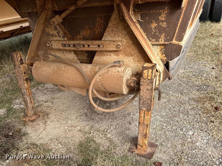 image for item EP2671 2007 CPS bottom dump trailer