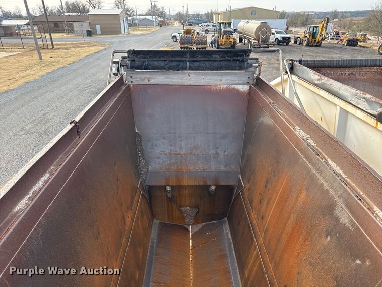 image for item EP2671 2007 CPS bottom dump trailer