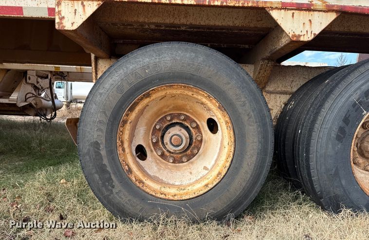image for item EP2671 2007 CPS bottom dump trailer