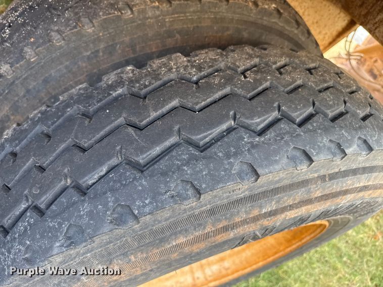 image for item EP2671 2007 CPS bottom dump trailer