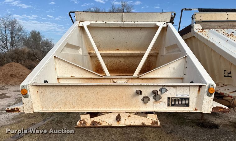 image for item EP2672 2011 Corn Belt Mfg  S4002 bottom dump trailer