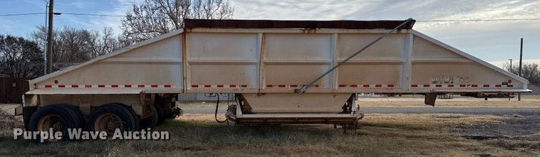 image for item EP2672 2011 Corn Belt Mfg  S4002 bottom dump trailer