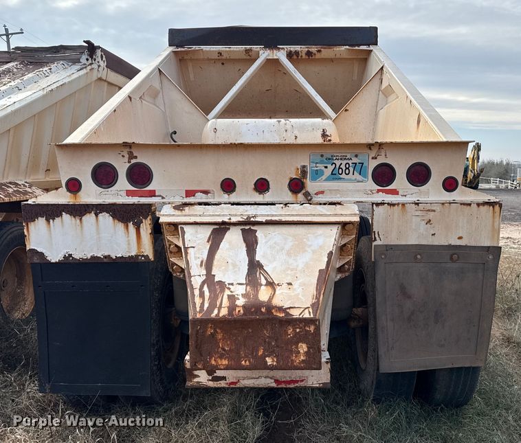 image for item EP2672 2011 Corn Belt Mfg  S4002 bottom dump trailer