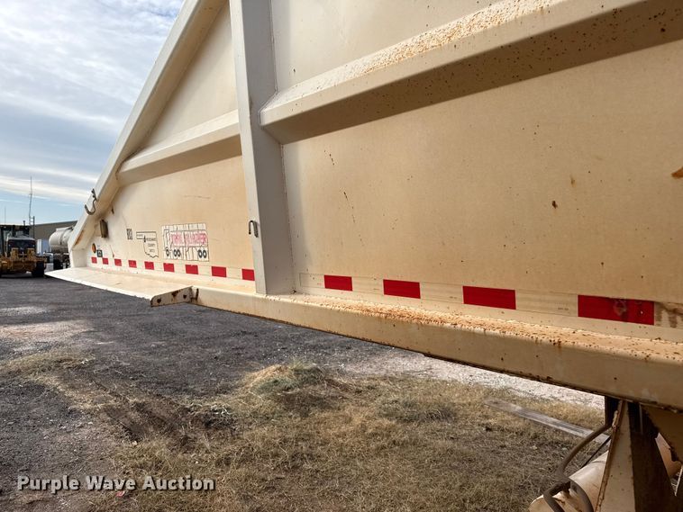 image for item EP2672 2011 Corn Belt Mfg  S4002 bottom dump trailer