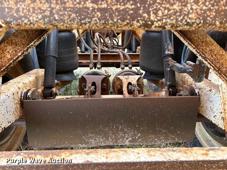 image for item EP2672 2011 Corn Belt Mfg  S4002 bottom dump trailer