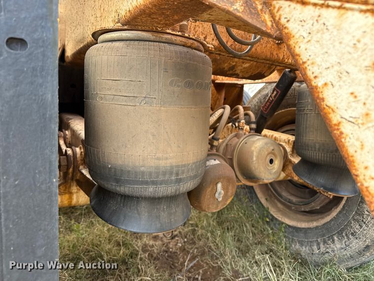 image for item EP2672 2011 Corn Belt Mfg  S4002 bottom dump trailer