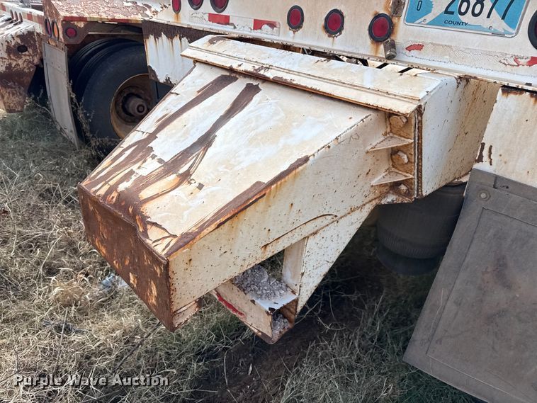 image for item EP2672 2011 Corn Belt Mfg  S4002 bottom dump trailer