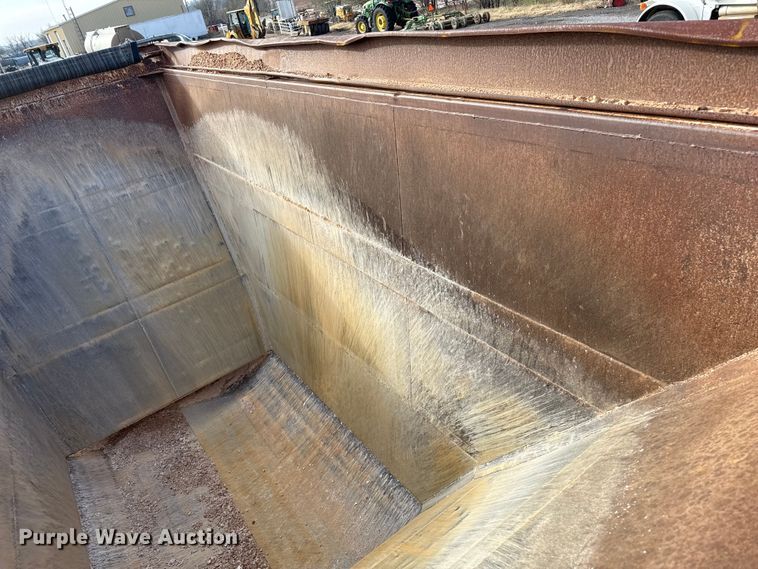 image for item EP2672 2011 Corn Belt Mfg  S4002 bottom dump trailer