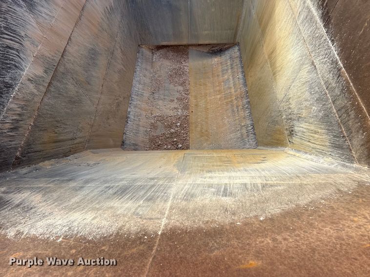 image for item EP2672 2011 Corn Belt Mfg  S4002 bottom dump trailer