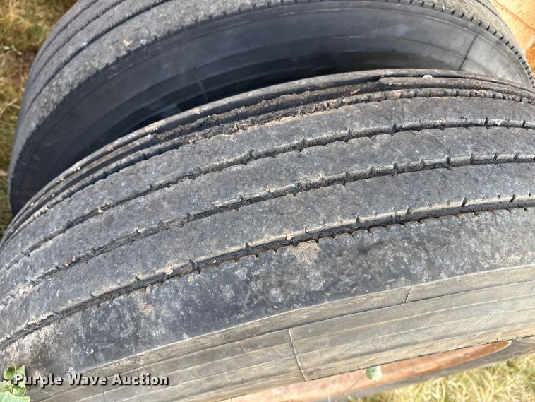 image for item EP2672 2011 Corn Belt Mfg  S4002 bottom dump trailer