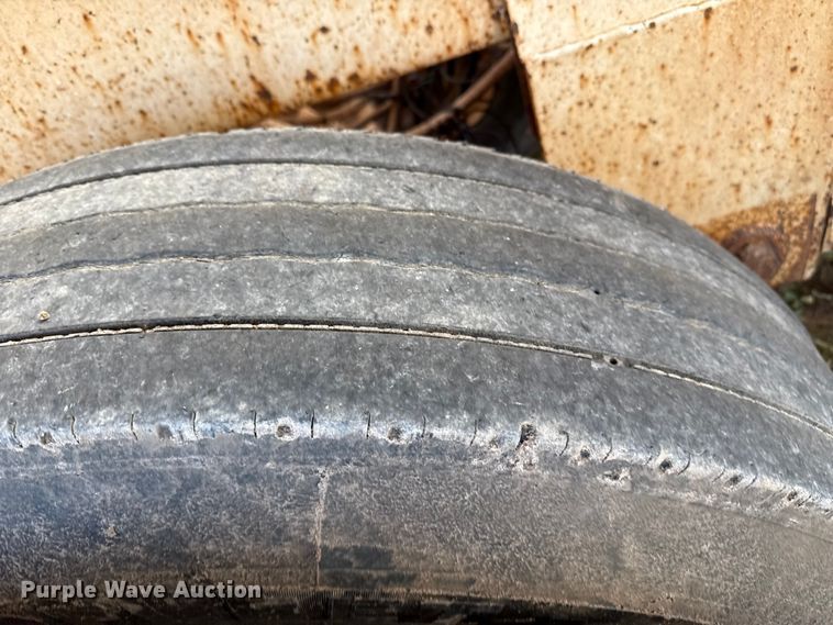 image for item EP2672 2011 Corn Belt Mfg  S4002 bottom dump trailer