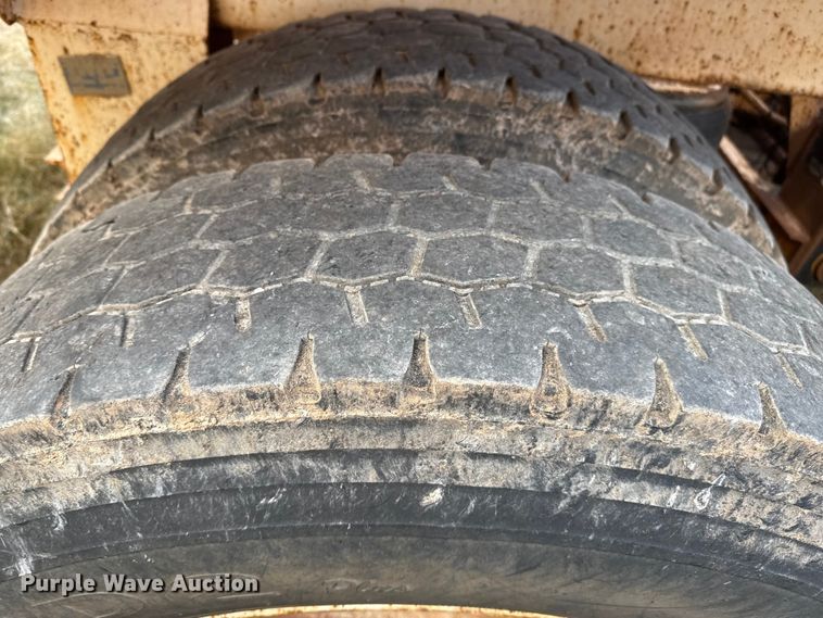 image for item EP2672 2011 Corn Belt Mfg  S4002 bottom dump trailer