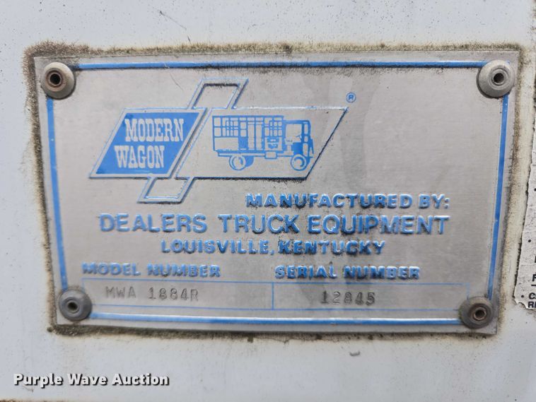 image for item ES2566 1995 Ford F800 box truck