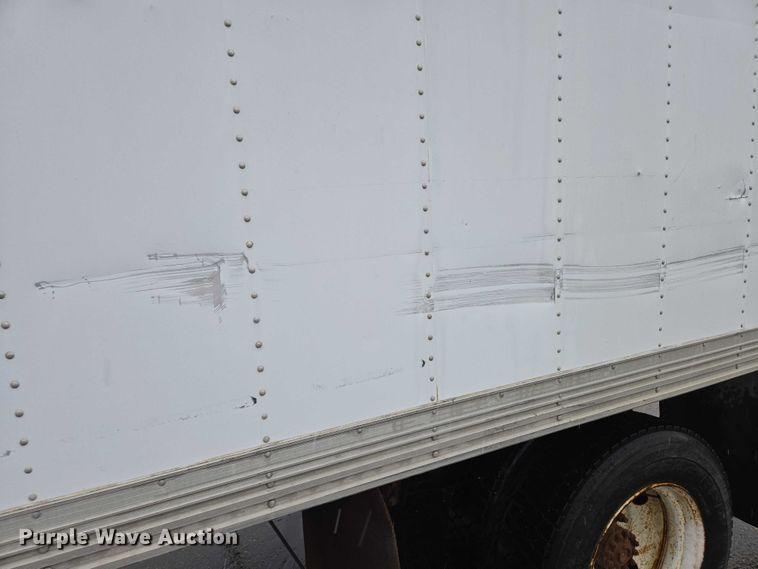 image for item ES2566 1995 Ford F800 box truck