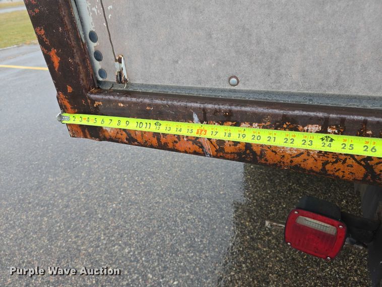 image for item ES2566 1995 Ford F800 box truck